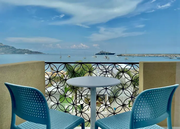 La Finestra Sul Mare Modern Apartment