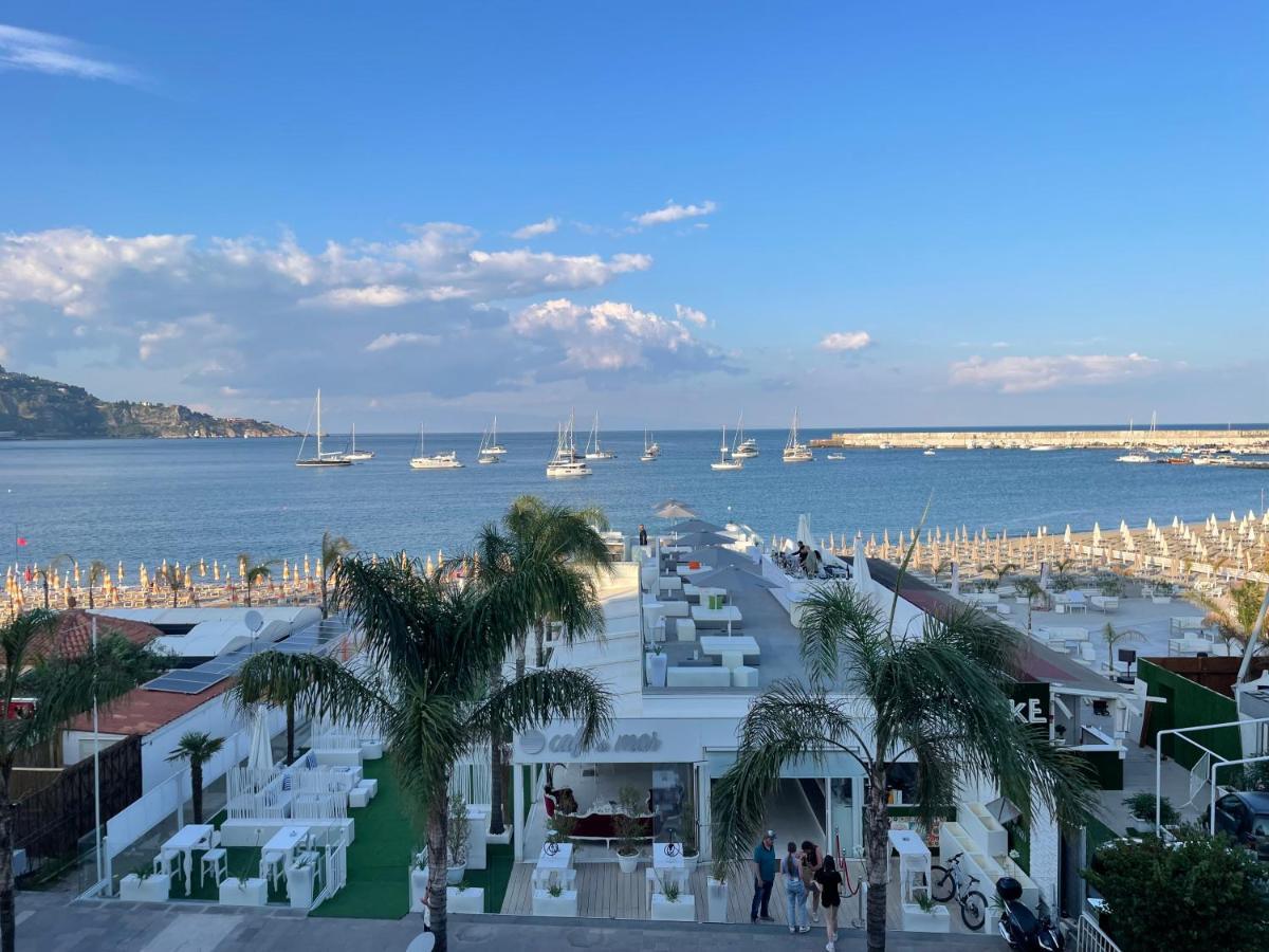 La Finestra Sul Mare Modern Apartment
