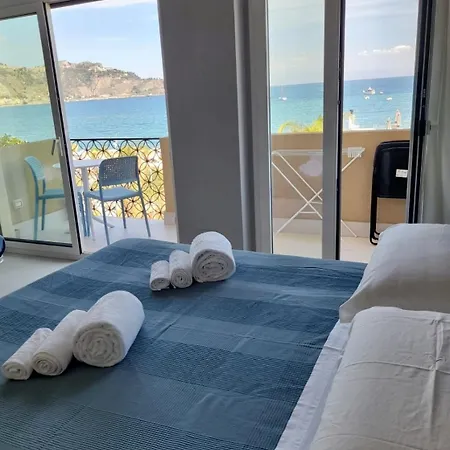 La Finestra Sul Mare Modern Apartment Giardini-Naxos Exterior foto